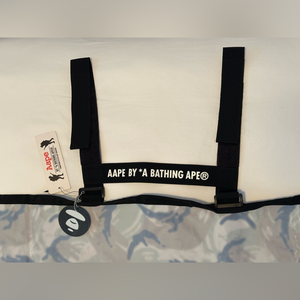 NEW Aape By *A Bathing Ape Picnic Mat - Picture 4 of 8